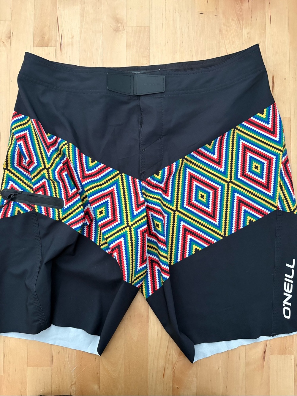 EUC! O'Neill Boardshorts with Geometric Chevron